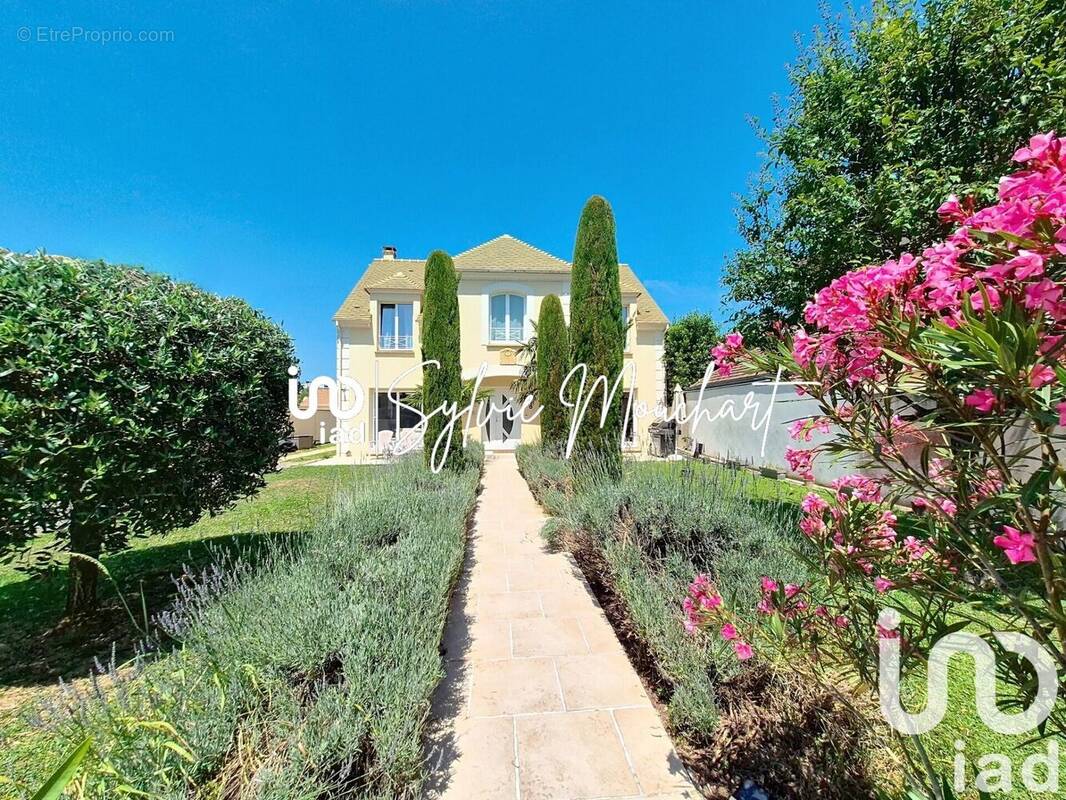 Photo 1 - Maison à LES CLAYES-SOUS-BOIS