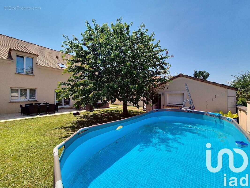 Photo 2 - Maison à LES CLAYES-SOUS-BOIS