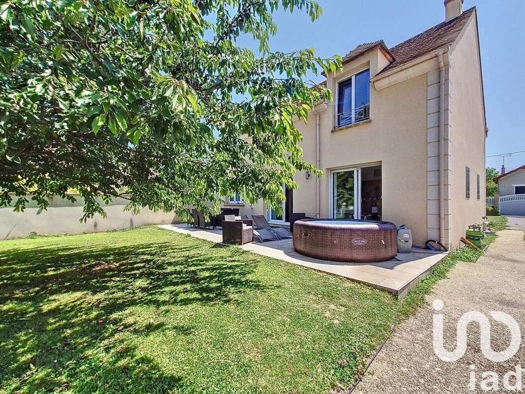 Photo 9 - Maison à LES CLAYES-SOUS-BOIS