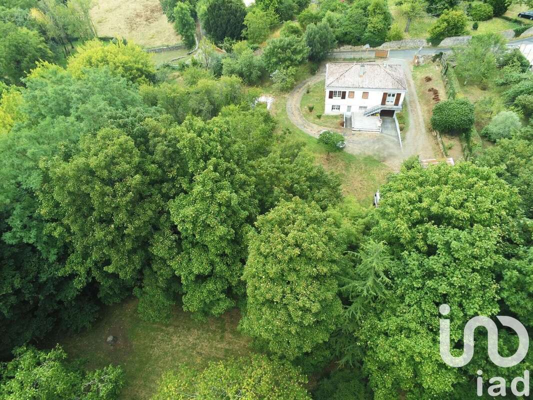 Photo 2 - Maison à SAINT-HILAIRE-DES-LOGES