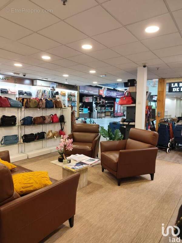 Photo 3 - Commerce à MONTIVILLIERS