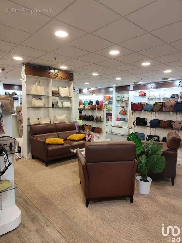 Photo 4 - Commerce à MONTIVILLIERS