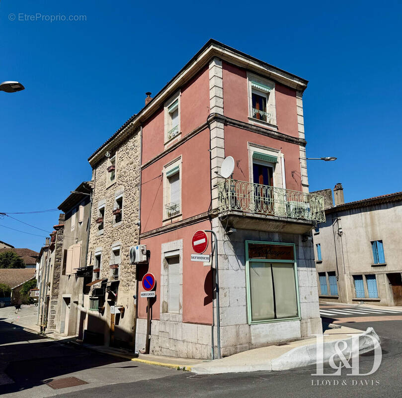 Maison à SAINT-LAURENT-DU-PAPE
