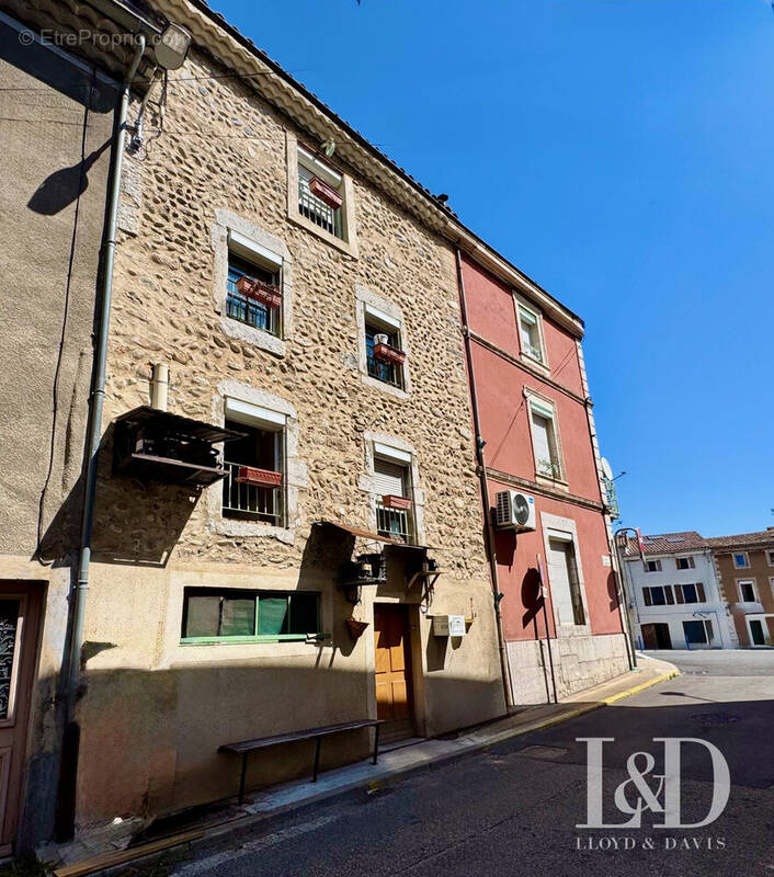 Maison à SAINT-LAURENT-DU-PAPE