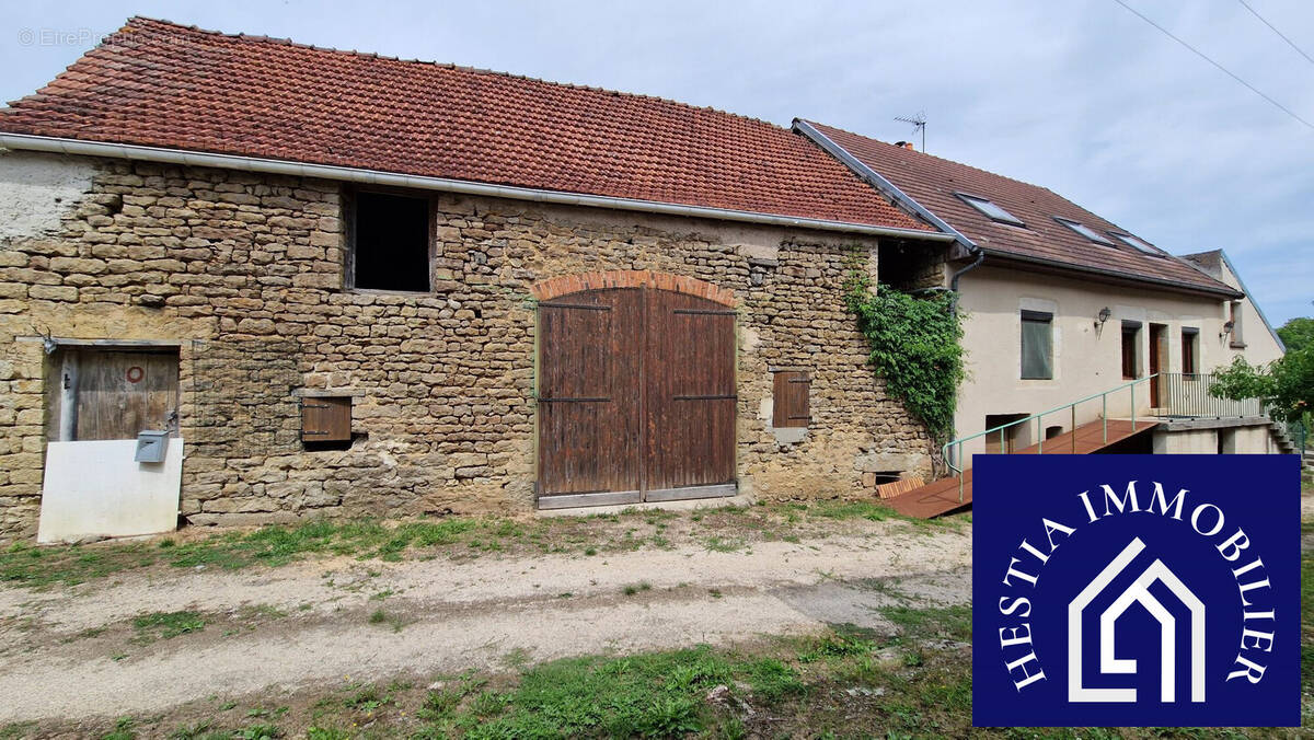 Maison à GENAY