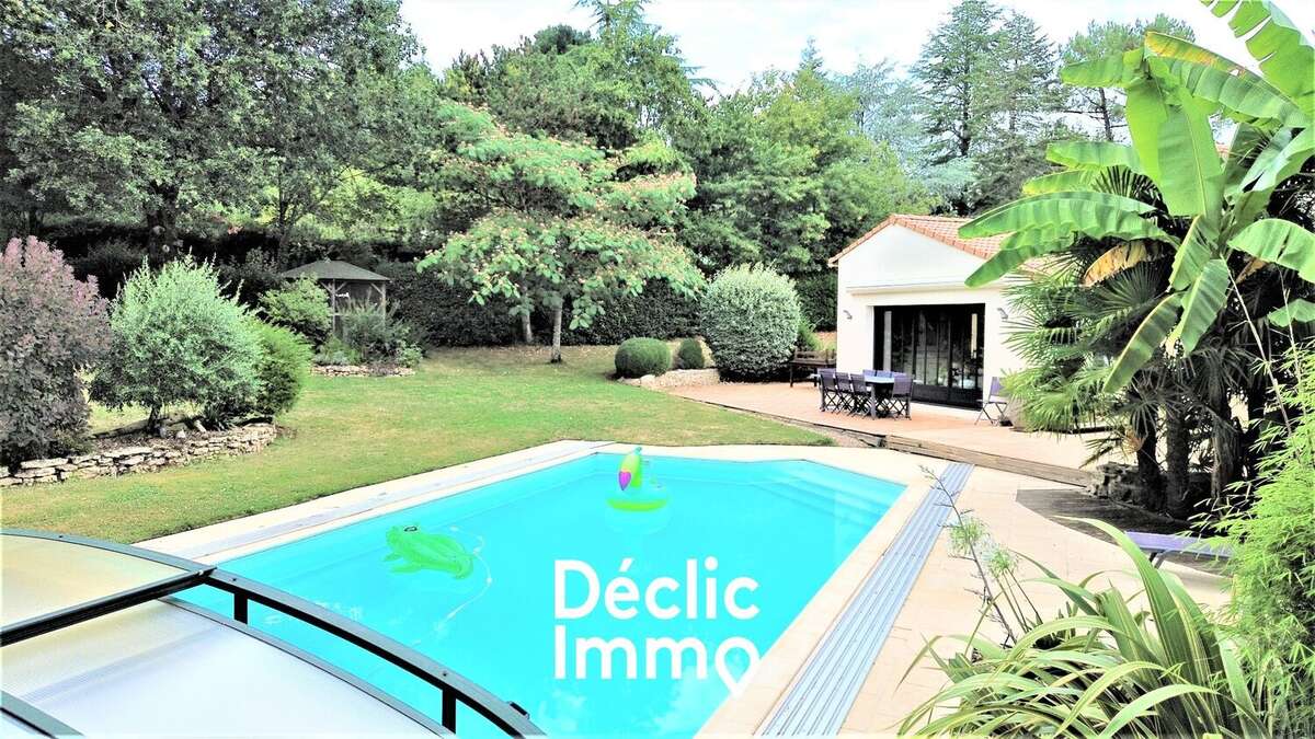 Maison à MOUTIERS-LES-MAUXFAITS