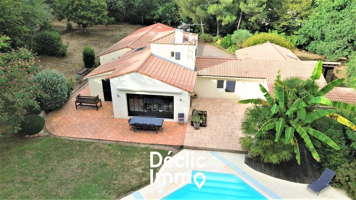 Maison à MOUTIERS-LES-MAUXFAITS