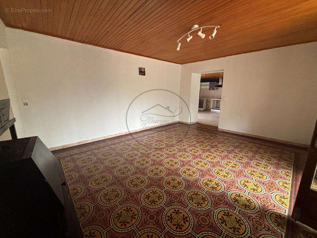 Maison à SAINT-PRIVAT-DE-CHAMPCLOS