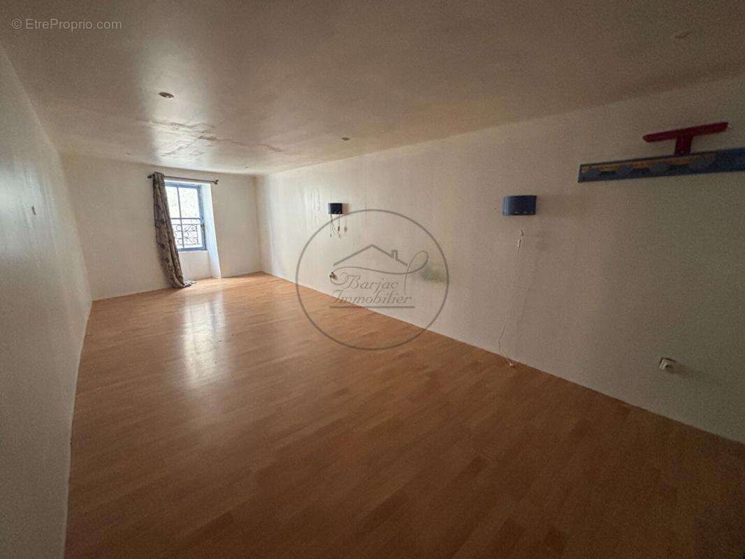 Maison à SAINT-PRIVAT-DE-CHAMPCLOS