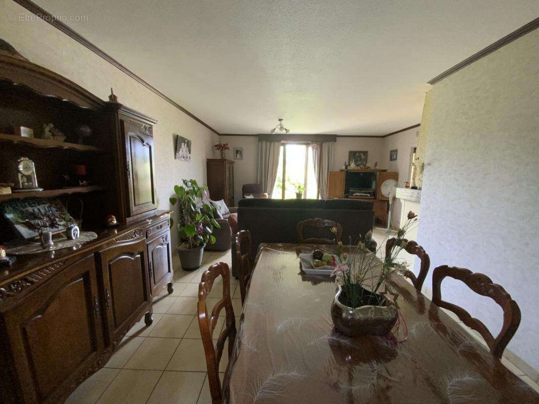 Maison à BOUSSAC-BOURG