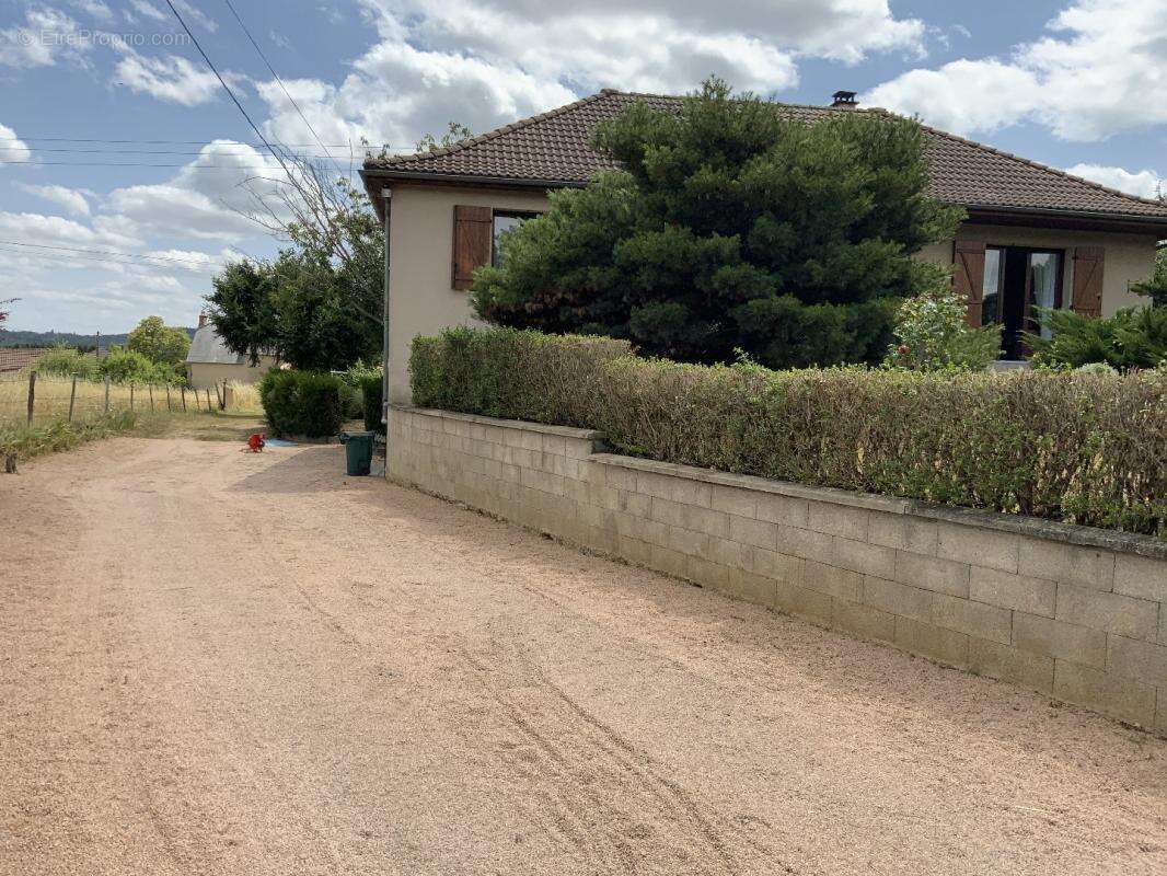 Maison à BOUSSAC-BOURG