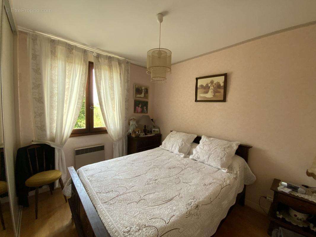 Maison à BOUSSAC-BOURG