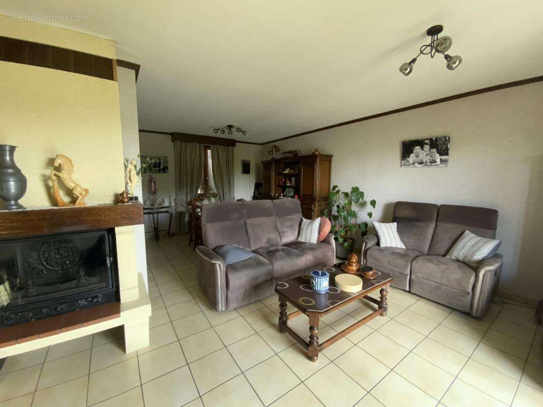 Maison à BOUSSAC-BOURG