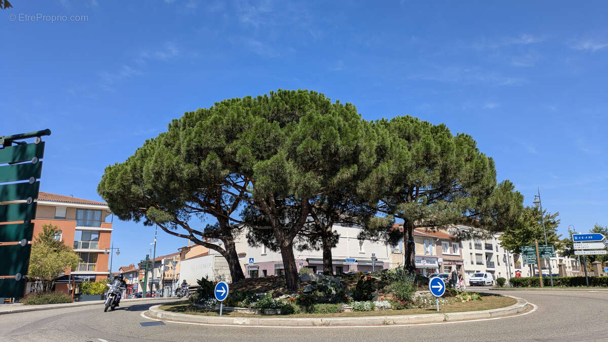 Appartement à LA TOUR-DE-SALVAGNY