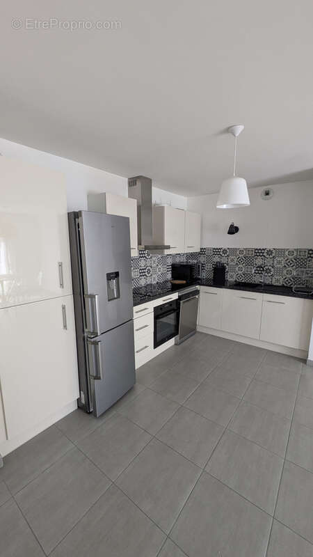 Appartement à LA TOUR-DE-SALVAGNY