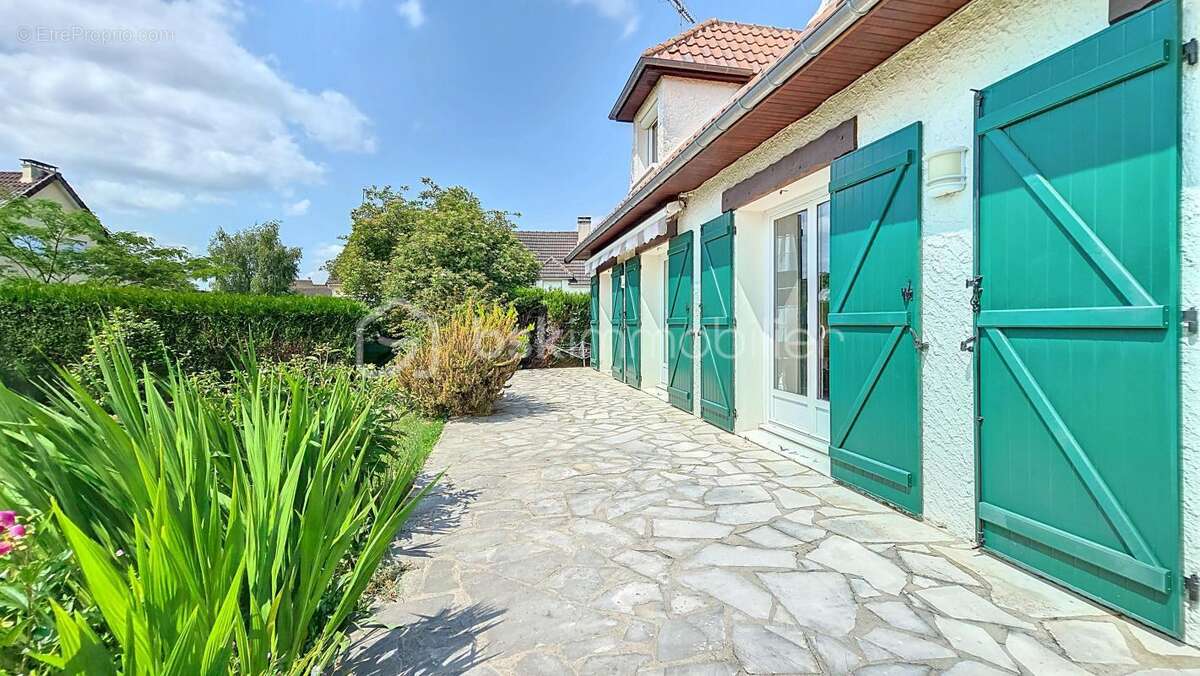 Maison à CHEVRY-COSSIGNY