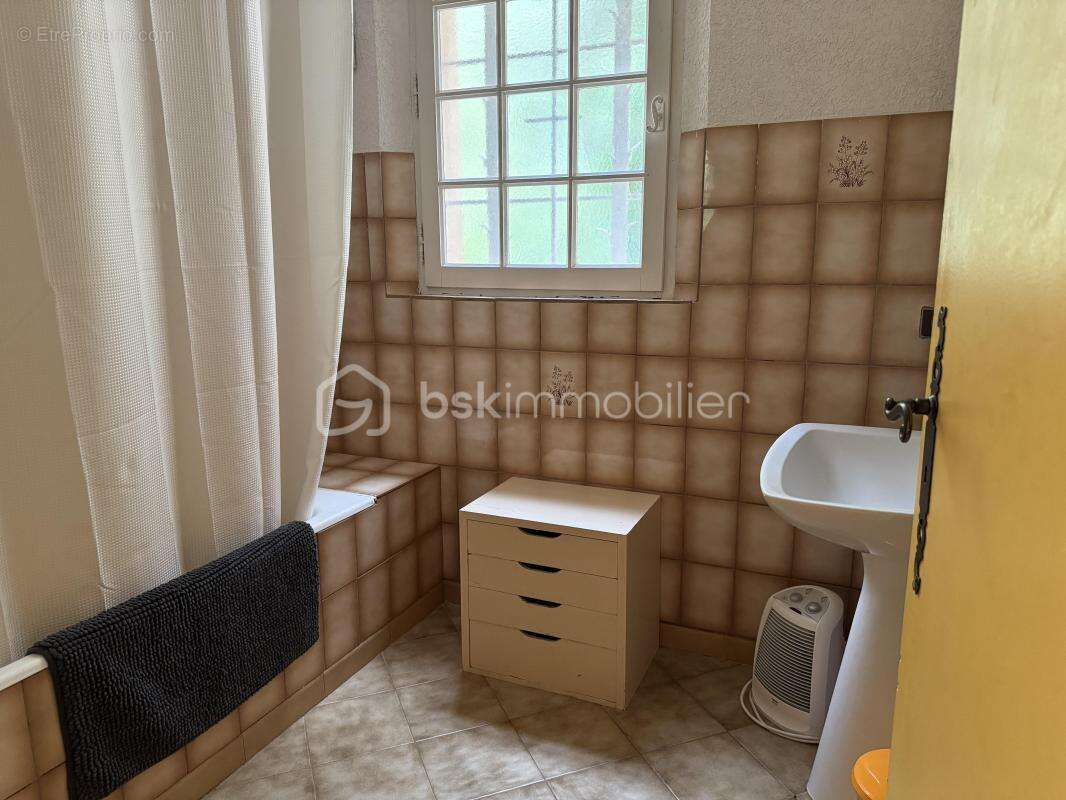 Maison à LA ROQUEBRUSSANNE