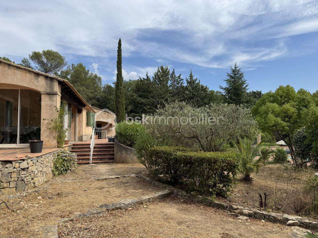 Maison à LA ROQUEBRUSSANNE