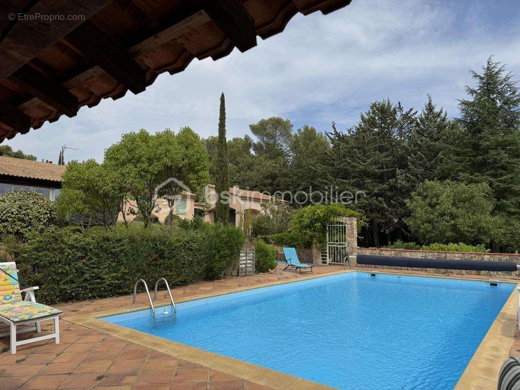 Maison à LA ROQUEBRUSSANNE