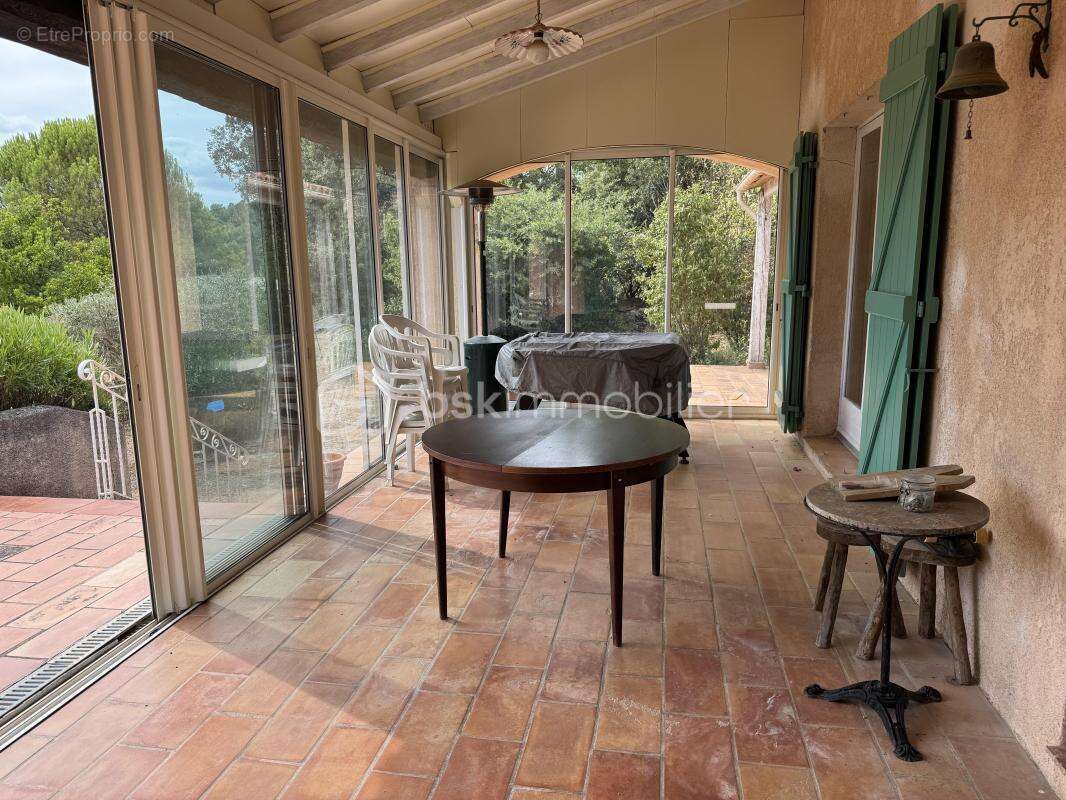 Maison à LA ROQUEBRUSSANNE