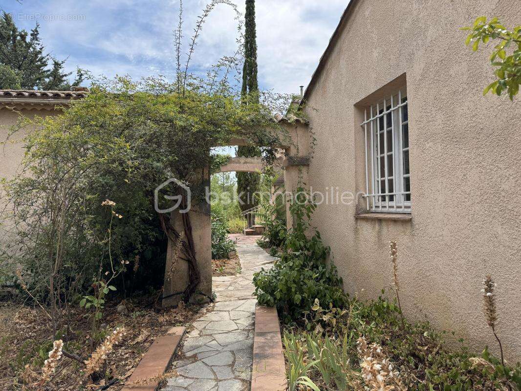 Maison à LA ROQUEBRUSSANNE