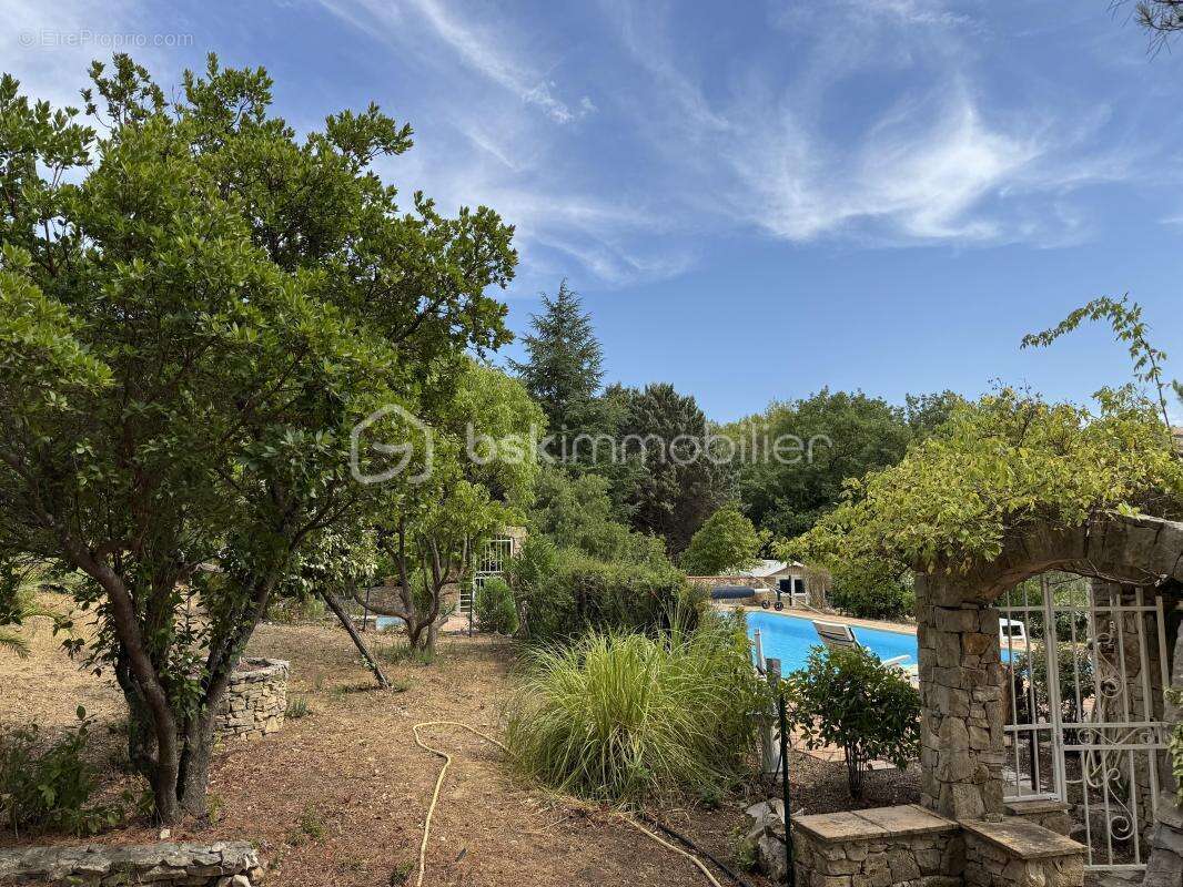 Maison à LA ROQUEBRUSSANNE