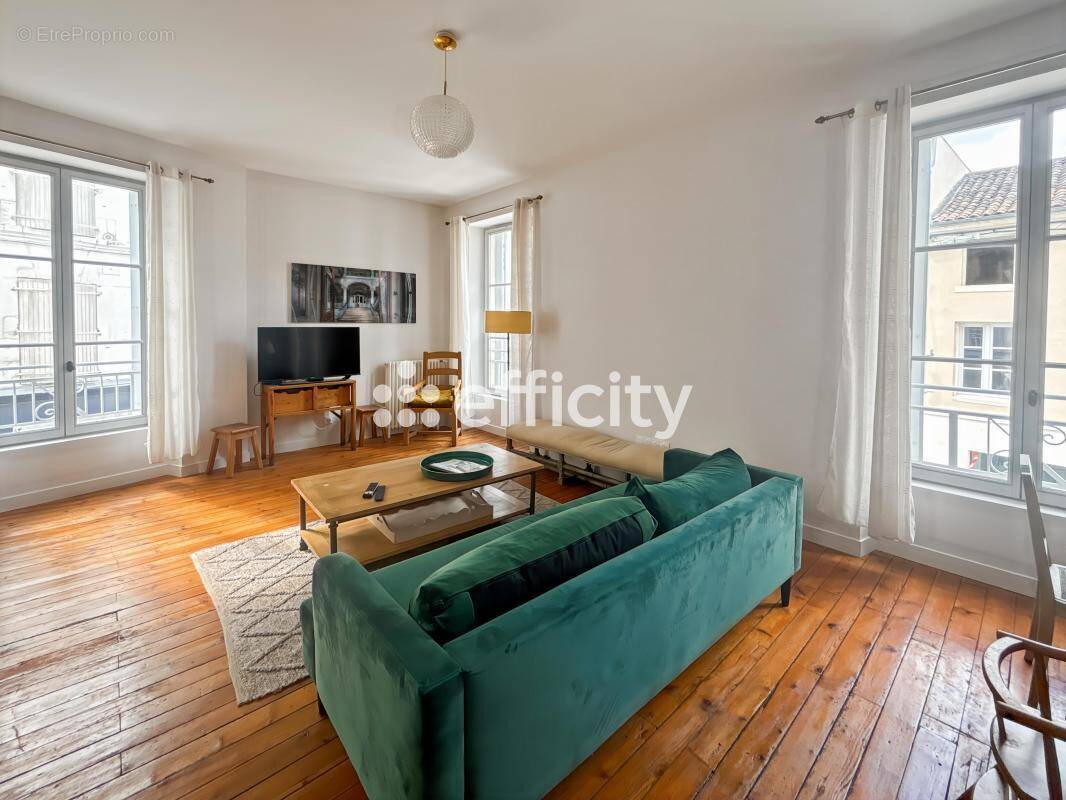 Appartement à COGNAC