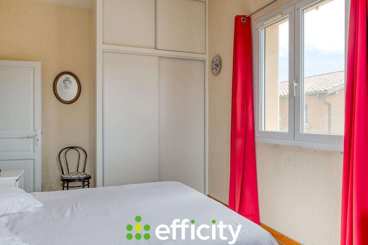 Maison à LA CHAPELLE-DE-GUINCHAY