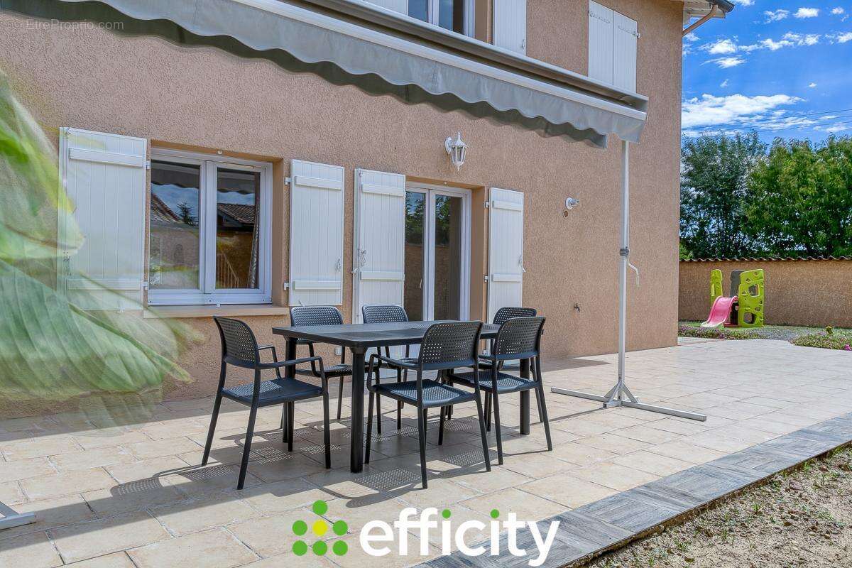 Maison à LA CHAPELLE-DE-GUINCHAY