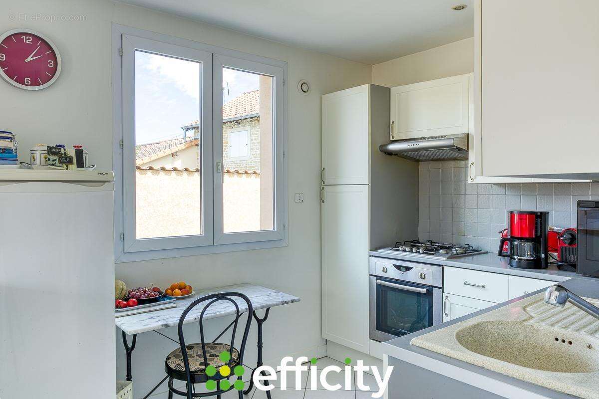 Maison à LA CHAPELLE-DE-GUINCHAY