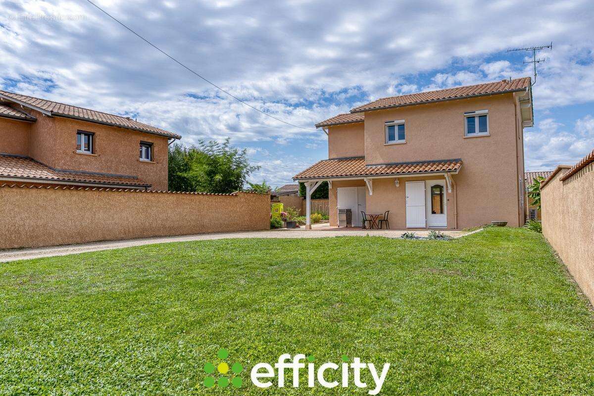Maison à LA CHAPELLE-DE-GUINCHAY