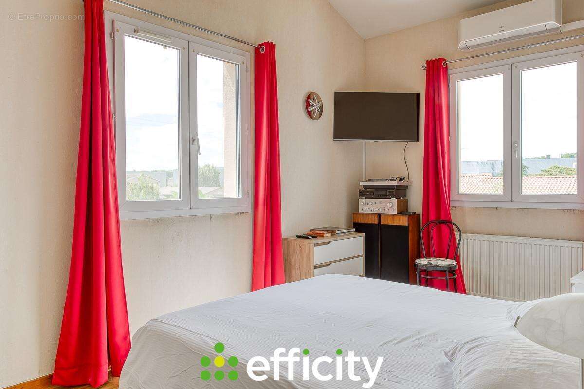 Maison à LA CHAPELLE-DE-GUINCHAY