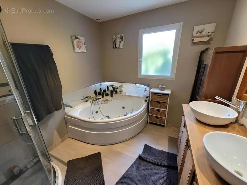 Maison à PUY-DU-LAC