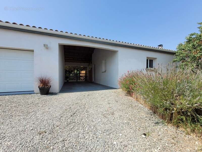 Maison à PUY-DU-LAC