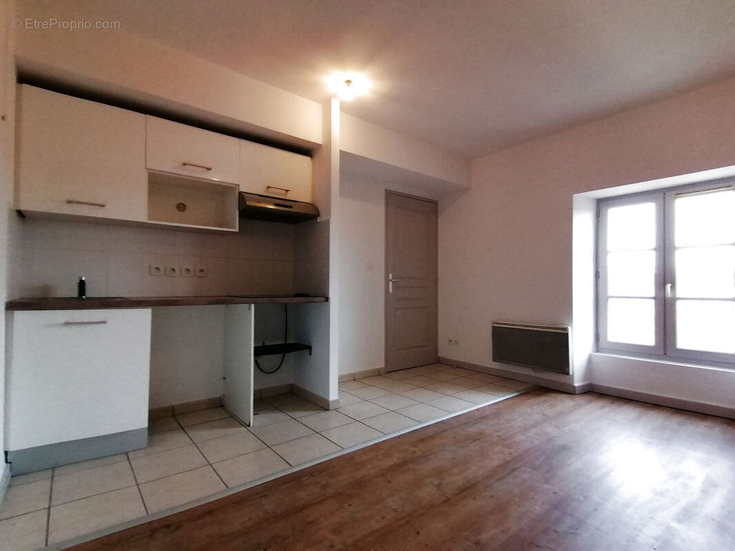Appartement à ROQUEMAURE