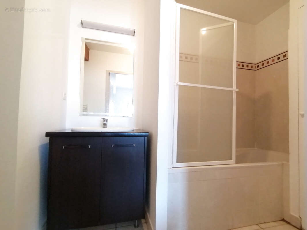 Appartement à ROQUEMAURE