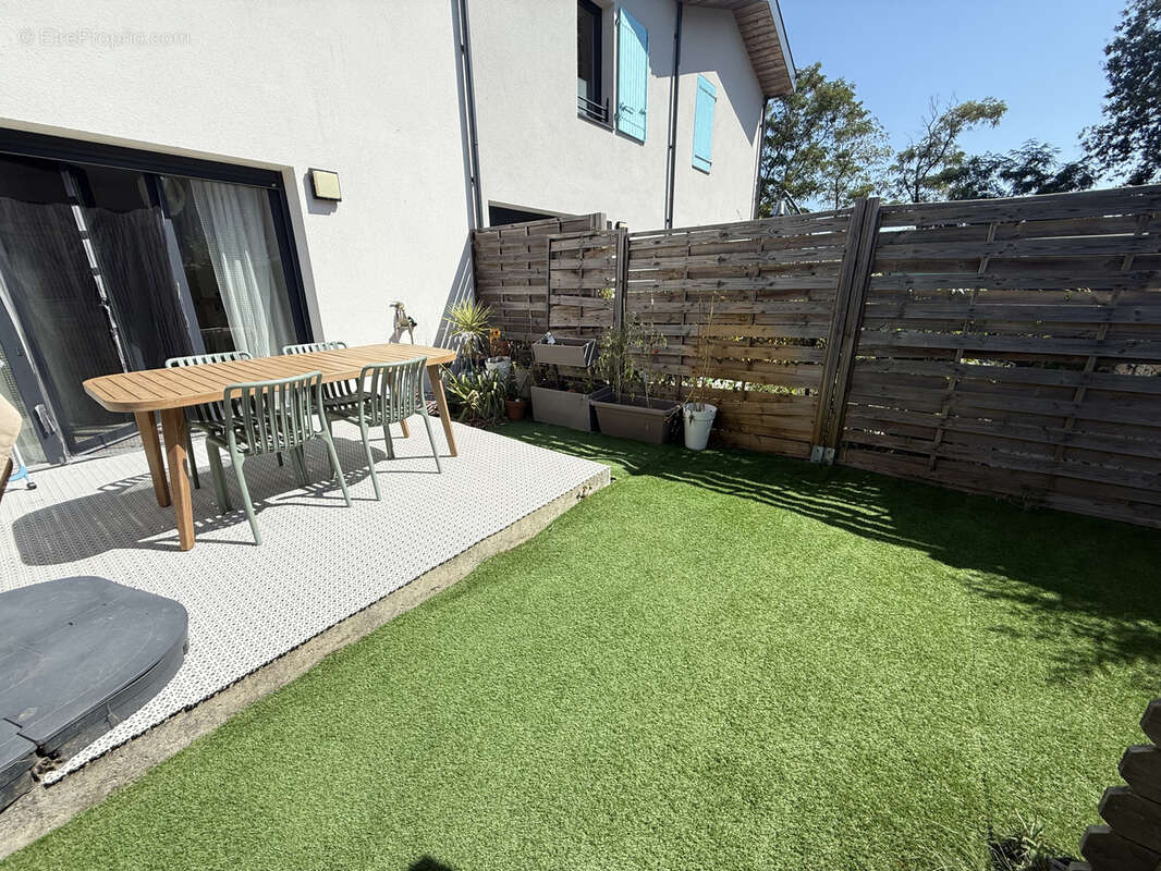 Maison à PAREMPUYRE