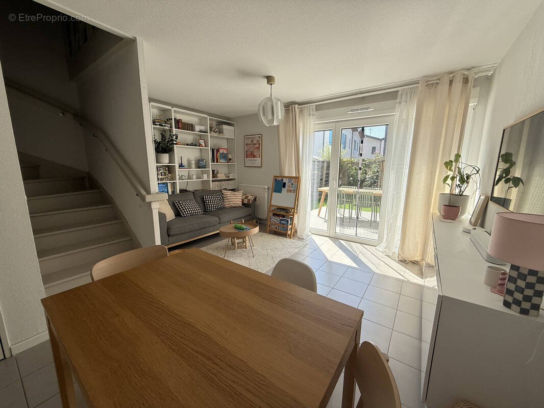 Maison à PAREMPUYRE