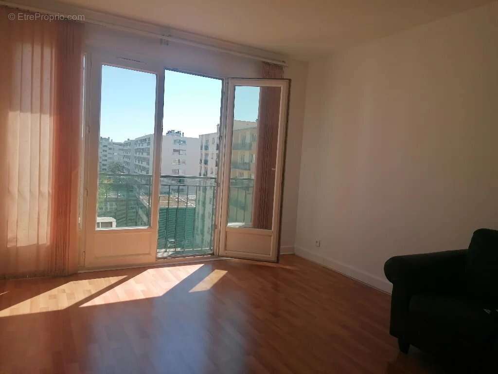 Appartement à JUVISY-SUR-ORGE