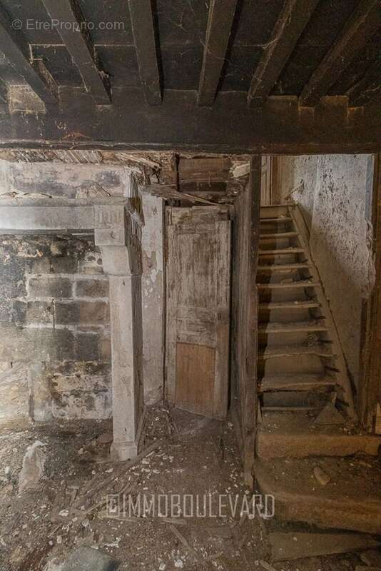 Maison à MONTEL-DE-GELAT