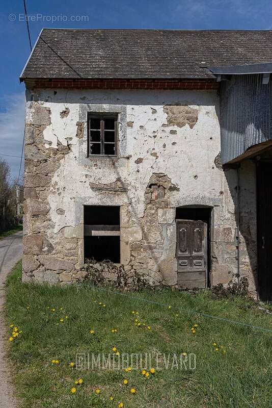 Maison à MONTEL-DE-GELAT