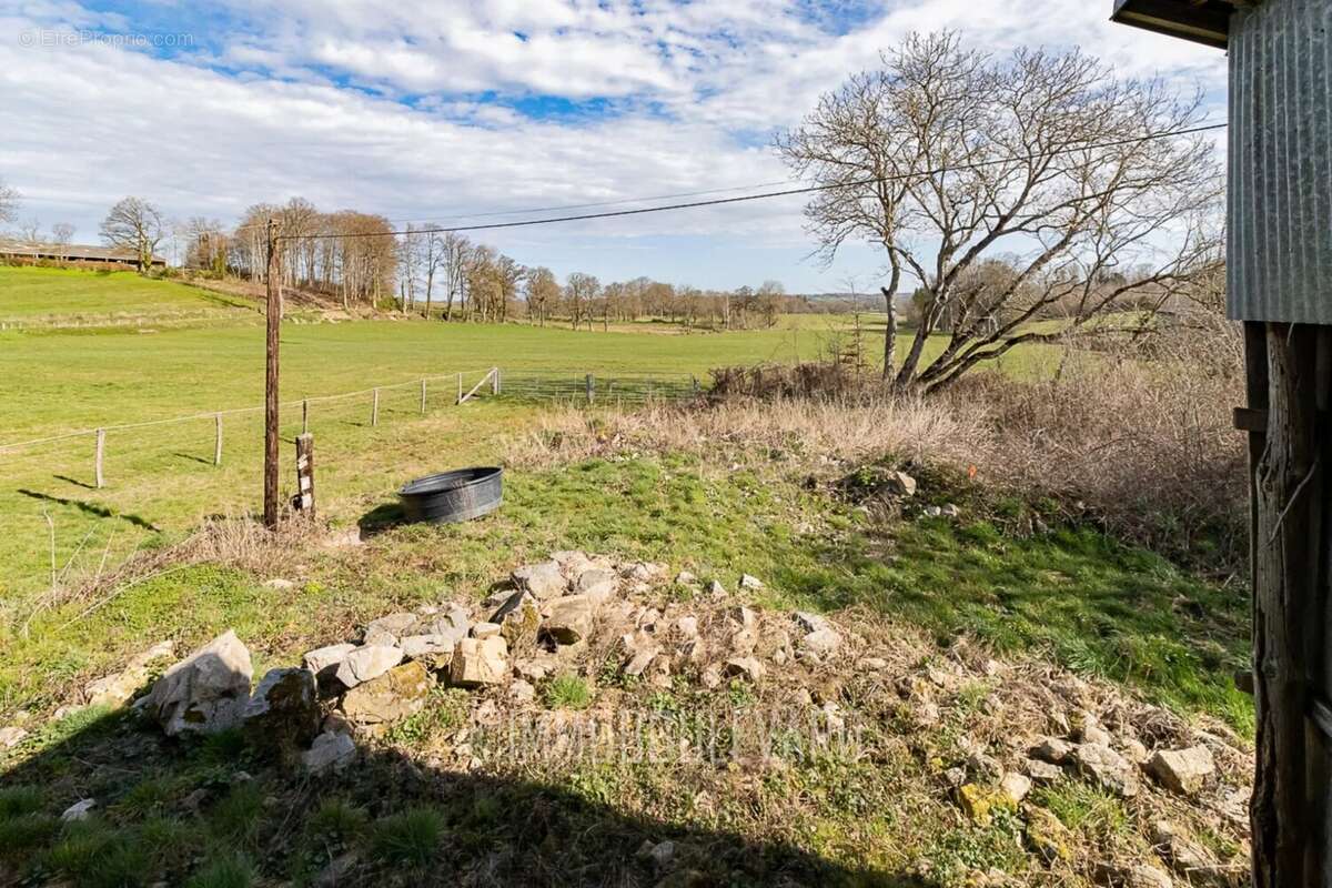 Maison à MONTEL-DE-GELAT