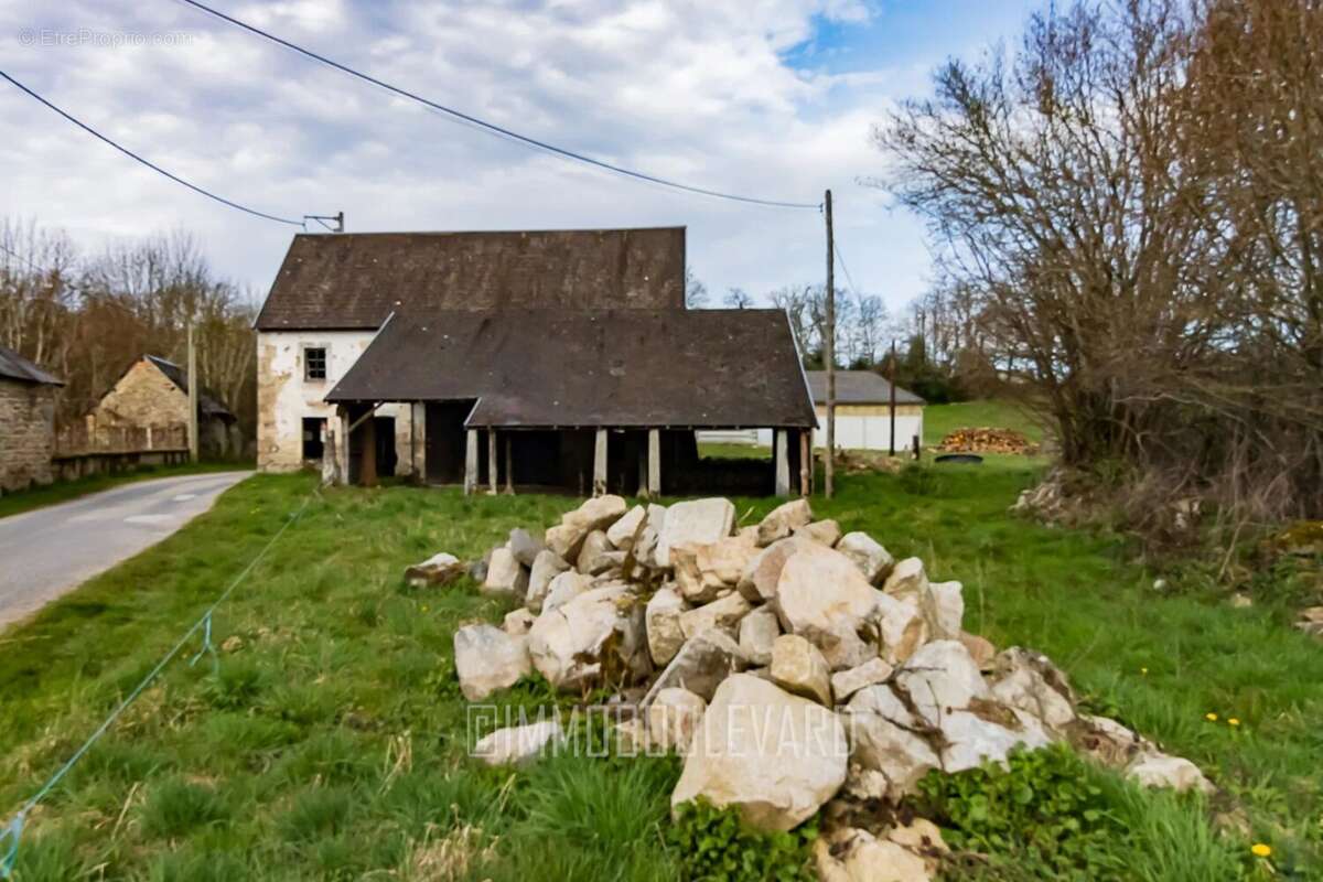 Maison à MONTEL-DE-GELAT