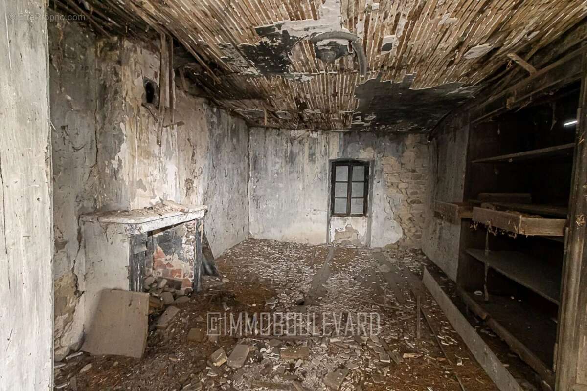 Maison à MONTEL-DE-GELAT