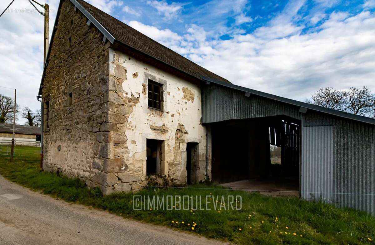 Maison à MONTEL-DE-GELAT