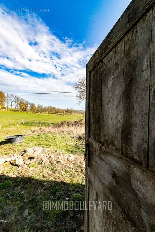 Maison à MONTEL-DE-GELAT