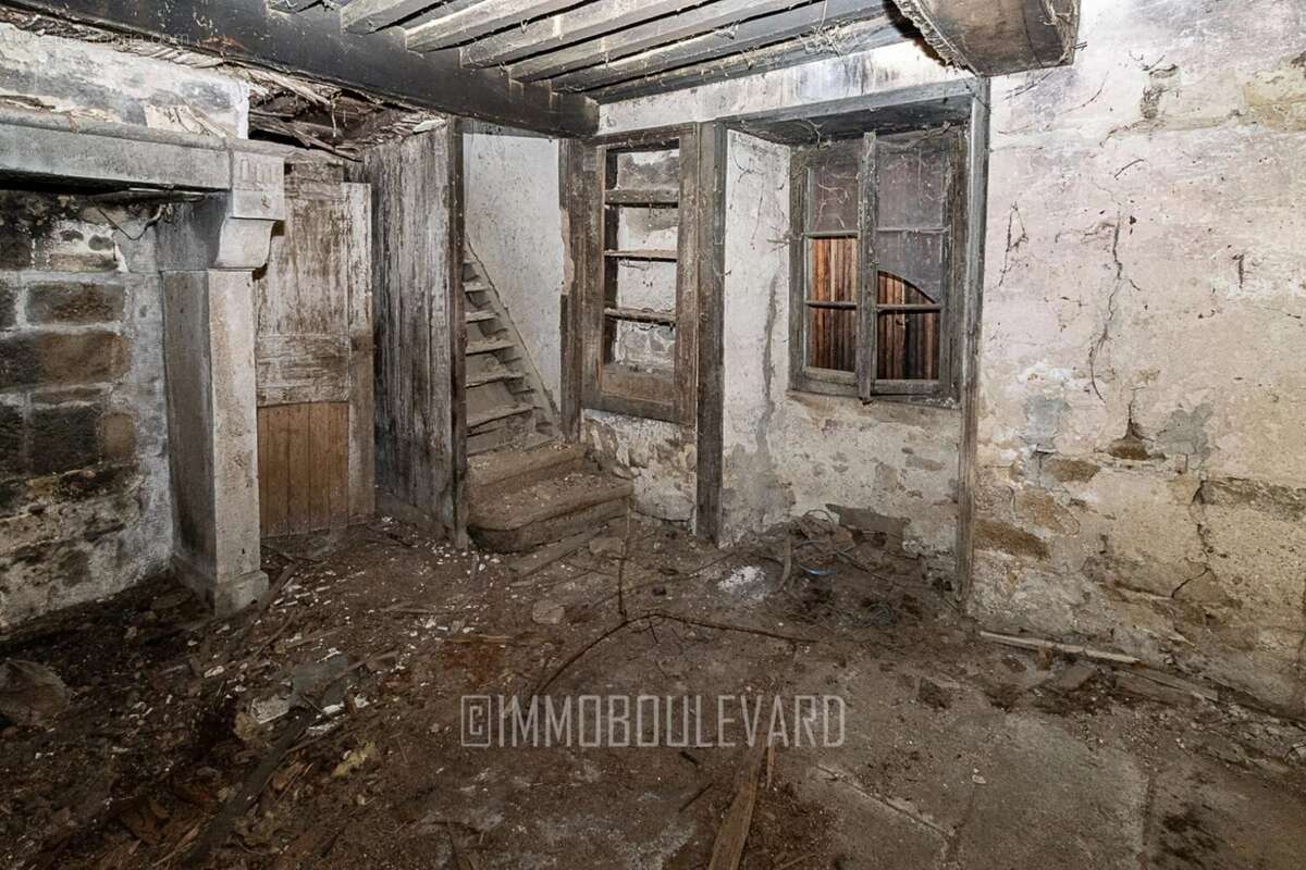 Maison à MONTEL-DE-GELAT