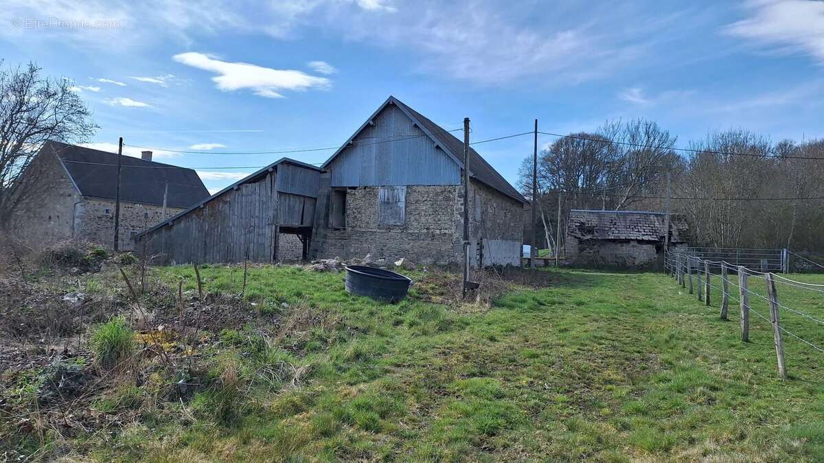 Maison à MONTEL-DE-GELAT