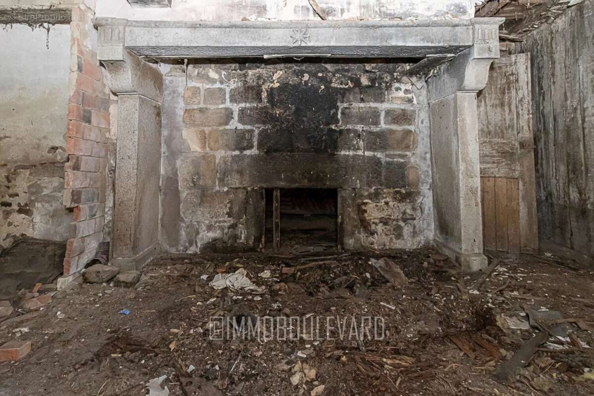 Maison à MONTEL-DE-GELAT