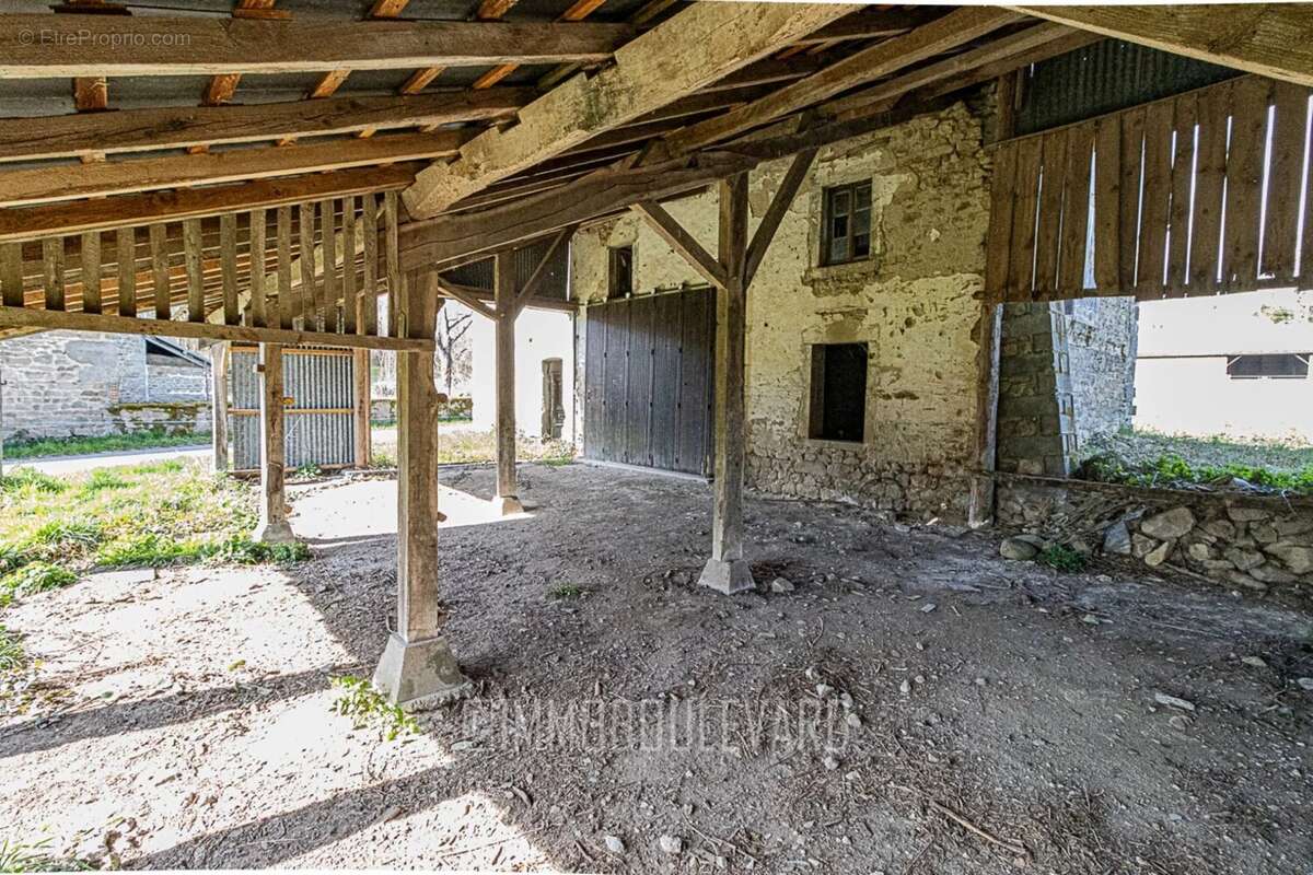 Maison à MONTEL-DE-GELAT